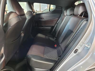 2017 Toyota C-HR - Thumbnail