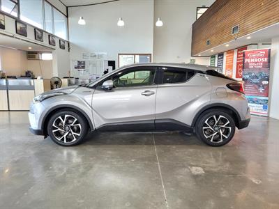 2017 Toyota C-HR - Thumbnail