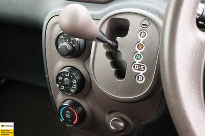 2013 Toyota Porte - Thumbnail