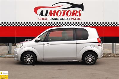 2013 Toyota Porte - Thumbnail