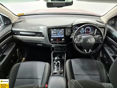 2021 Mitsubishi Outlander - Thumbnail