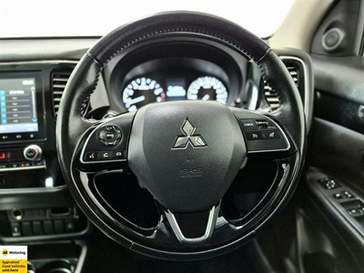 2021 Mitsubishi Outlander - Thumbnail