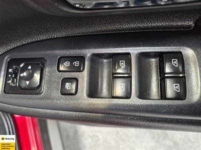 2021 Mitsubishi Outlander - Thumbnail