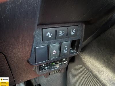 2014 Toyota Prius - Thumbnail