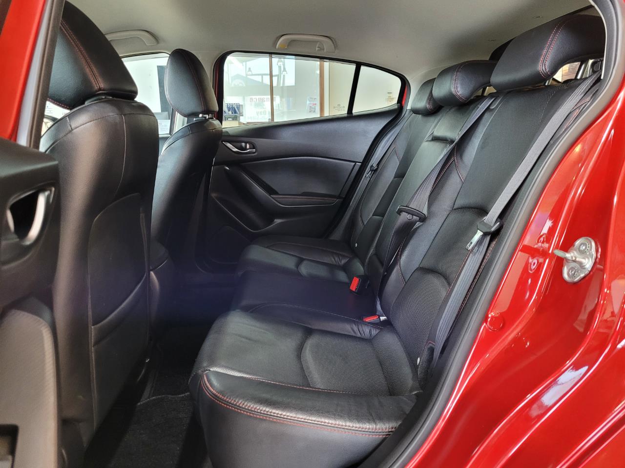 2016 Mazda Axela
