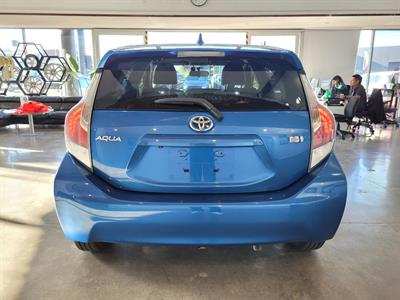 2015 Toyota Aqua - Thumbnail
