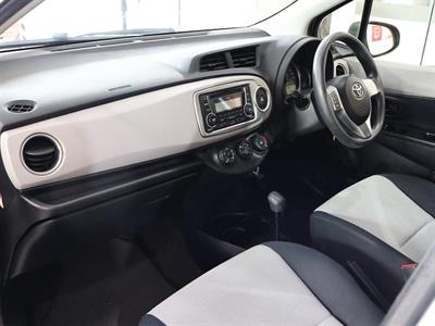 2013 Toyota Yaris - Thumbnail