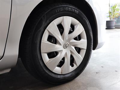 2013 Toyota Yaris - Thumbnail