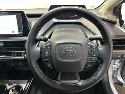 2023 Toyota Prius - Thumbnail