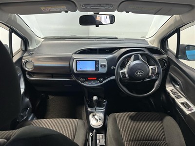 2014 Toyota Vitz - Thumbnail