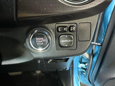 2014 Toyota Vitz - Thumbnail