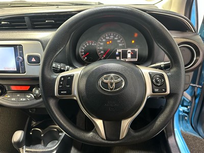 2014 Toyota Vitz - Thumbnail