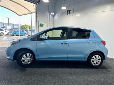 2014 Toyota Vitz - Thumbnail
