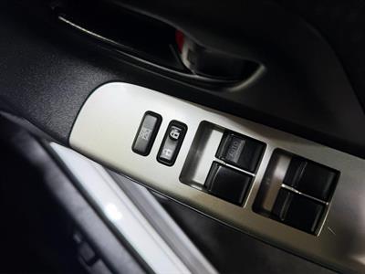 2015 Toyota Vitz - Thumbnail