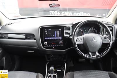 2020 Mitsubishi Outlander - Thumbnail