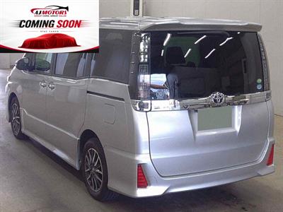 2014 Toyota Voxy - Thumbnail