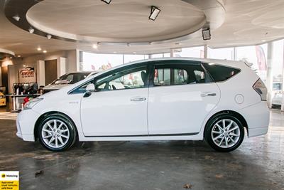 2012 Toyota Prius - Thumbnail