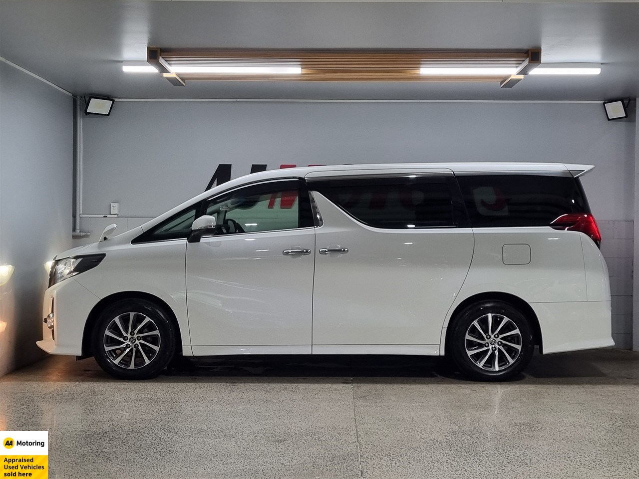 2016 Toyota Alphard