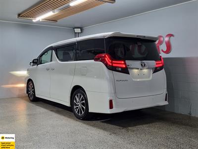 2016 Toyota Alphard - Thumbnail
