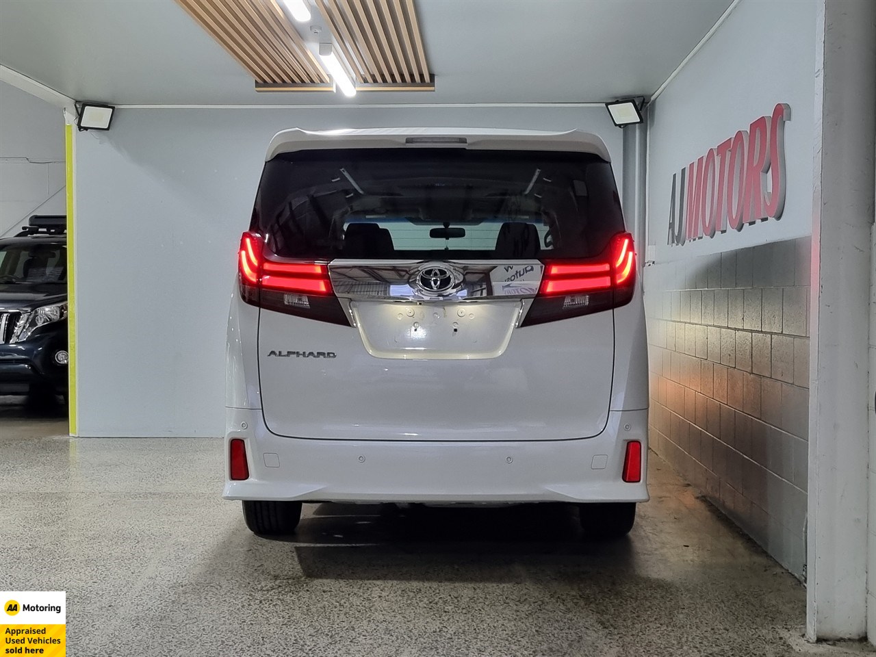 2016 Toyota Alphard