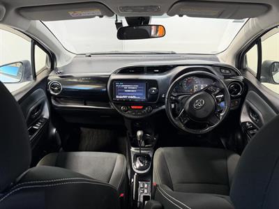 2017 Toyota Vitz - Thumbnail