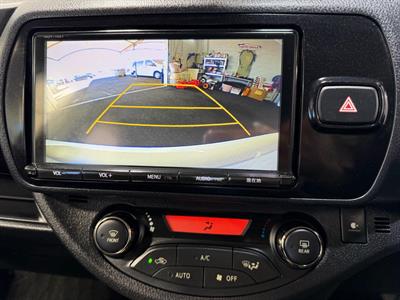 2017 Toyota Vitz - Thumbnail