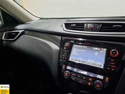 2017 Nissan X-Trail - Thumbnail