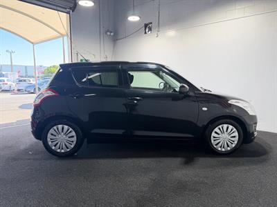 2013 Suzuki Swift - Thumbnail