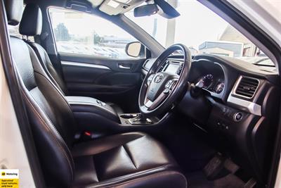 2019 Toyota Highlander - Thumbnail