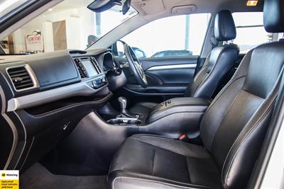2019 Toyota Highlander - Thumbnail