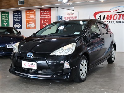 2013 Toyota Aqua - Thumbnail