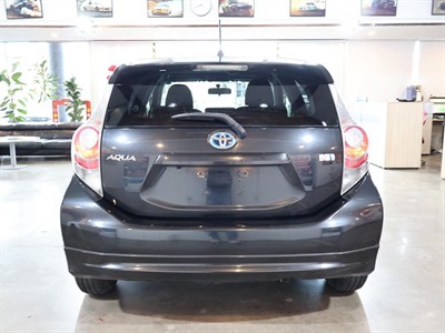 2013 Toyota Aqua - Thumbnail