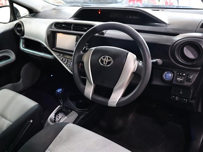 2013 Toyota Aqua - Thumbnail