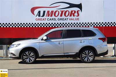 2021 Mitsubishi Outlander - Thumbnail