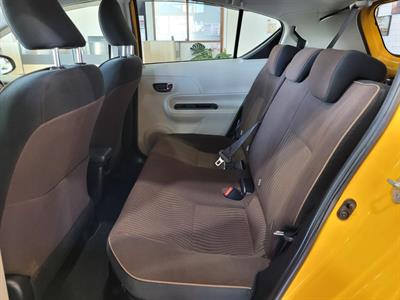 2012 Toyota Aqua - Thumbnail