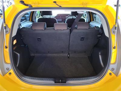 2012 Toyota Aqua - Thumbnail