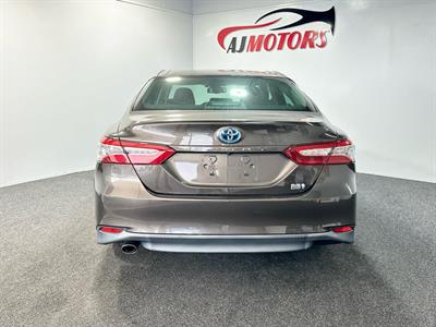 2017 Toyota Camry - Thumbnail