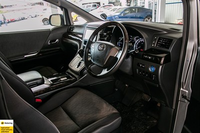 2012 Toyota Vellfire - Thumbnail