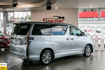 2012 Toyota Vellfire - Thumbnail