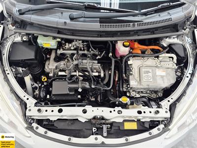 2015 Toyota Aqua - Thumbnail