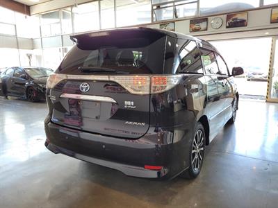 2014 Toyota Estima - Thumbnail