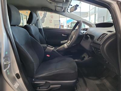 2013 Toyota Prius - Thumbnail