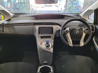 2013 Toyota Prius - Thumbnail