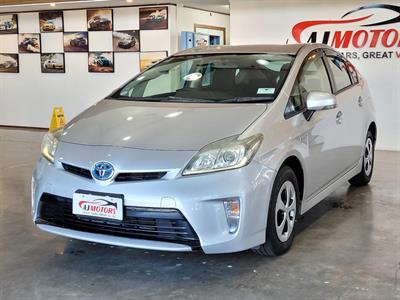 2013 Toyota Prius - Thumbnail