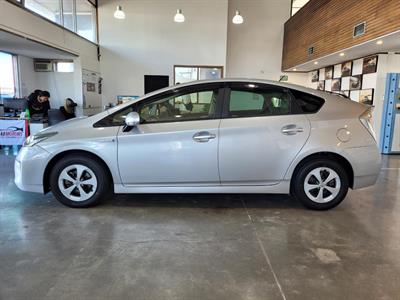 2013 Toyota Prius - Thumbnail