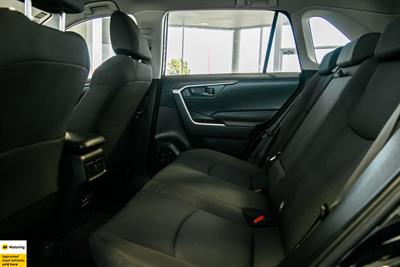 2021 Toyota RAV4 - Thumbnail