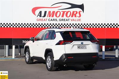 2020 Toyota RAV4 - Thumbnail