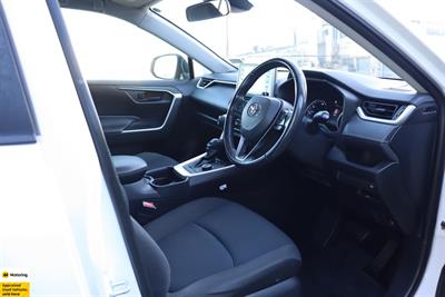 2020 Toyota RAV4 - Thumbnail