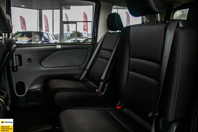 2018 Nissan Serena - Thumbnail