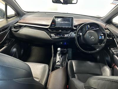 2017 Toyota C-HR - Thumbnail